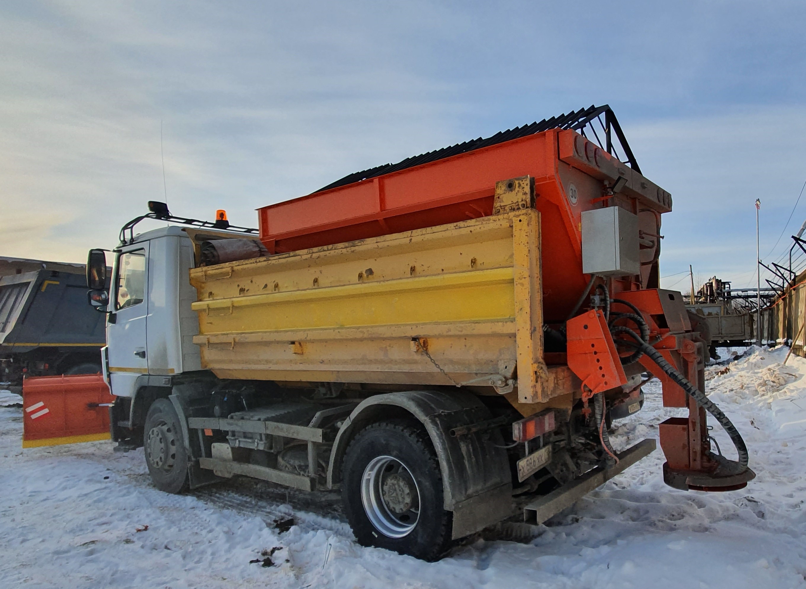 Машина комбинированная на базе МАЗ-5550 | «ИжАвтоСнаб» Ижевск